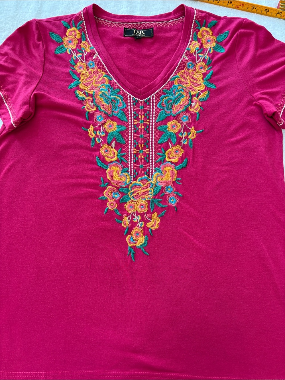 L&B Hot Pink V-Neck Top with Multicolor Floral Embroidery